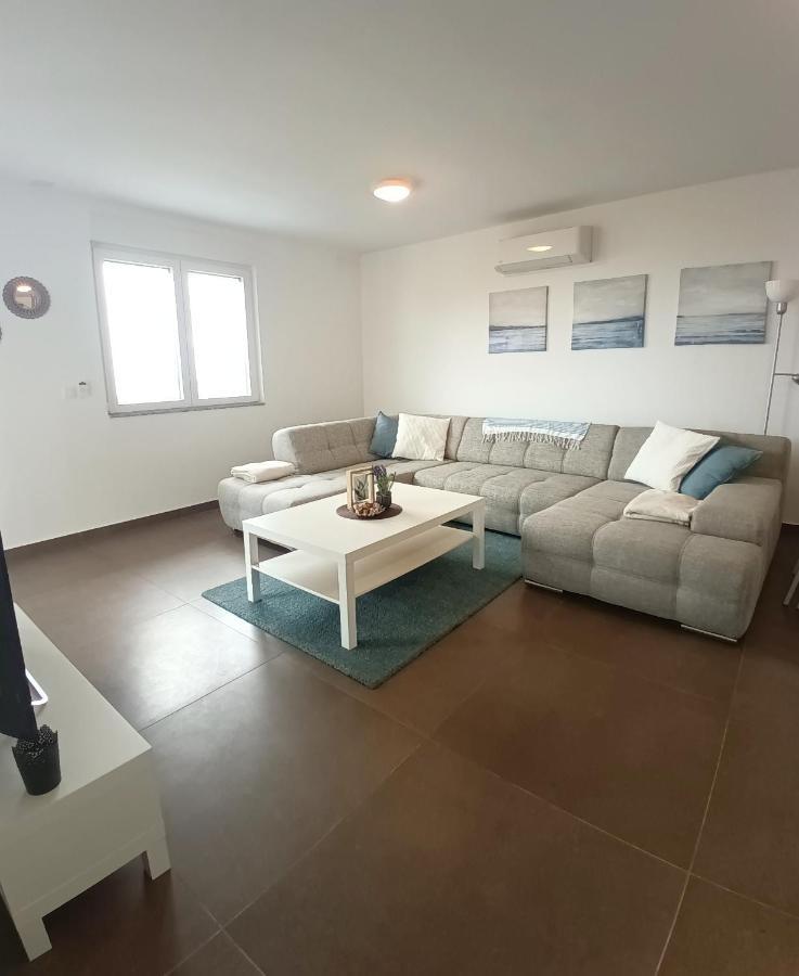 Searenity Pool Suite - Seafront Krmpote-Vodice المظهر الخارجي الصورة