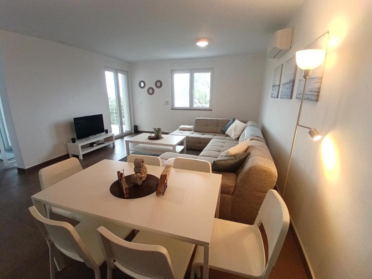 Searenity Pool Suite - Seafront Krmpote-Vodice المظهر الخارجي الصورة