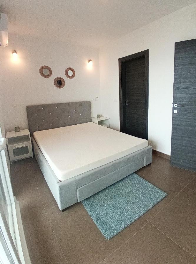Searenity Pool Suite - Seafront Krmpote-Vodice المظهر الخارجي الصورة